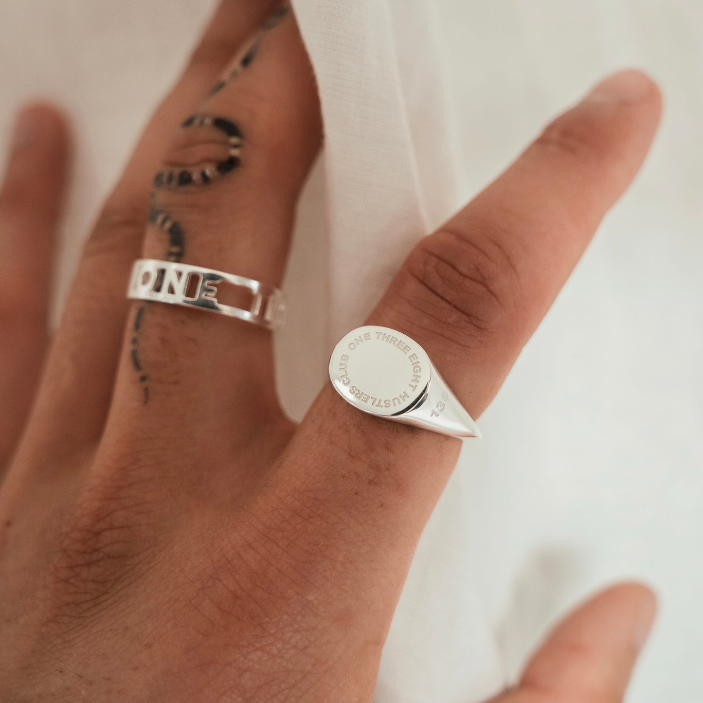SILVER BAND RING