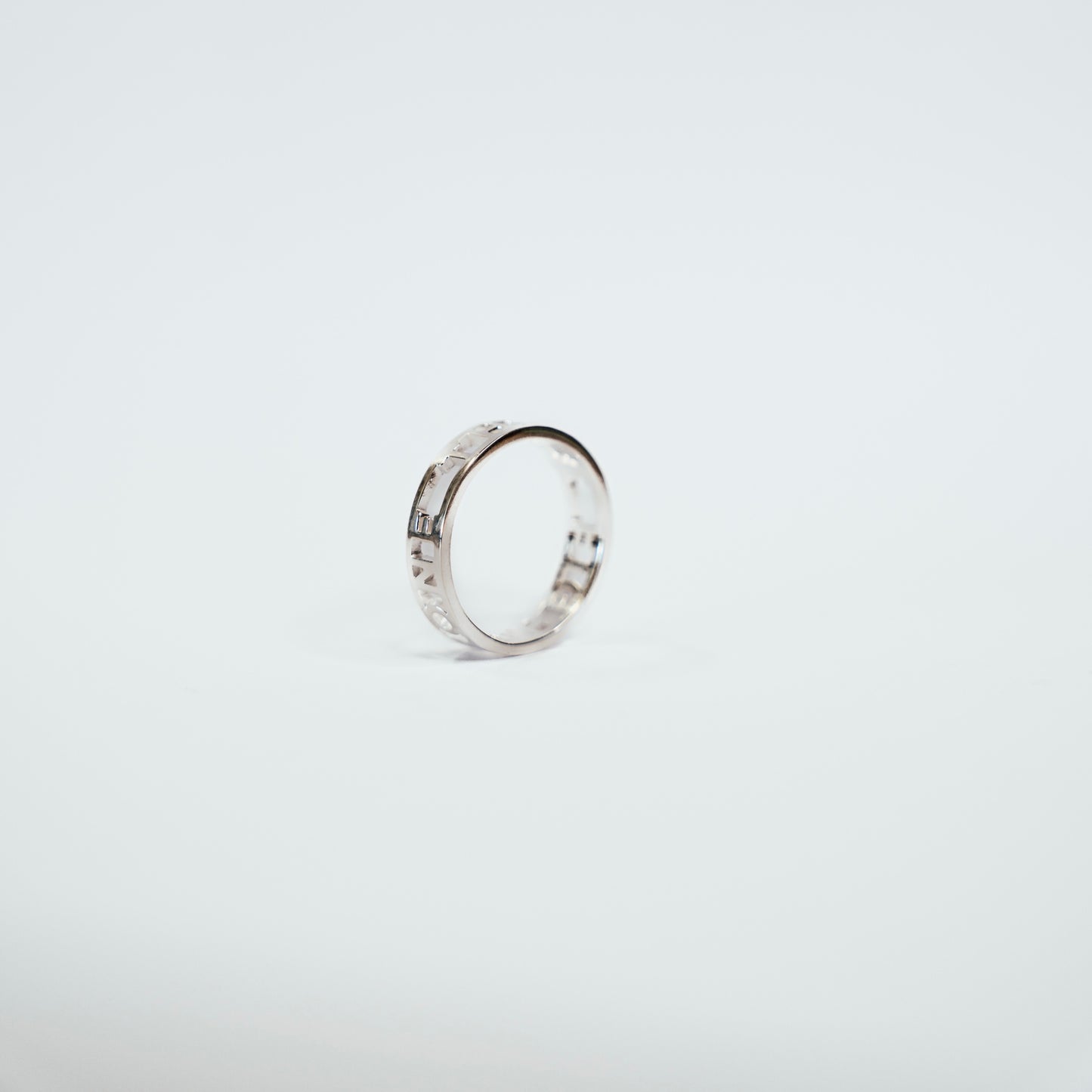 SILVER BAND RING